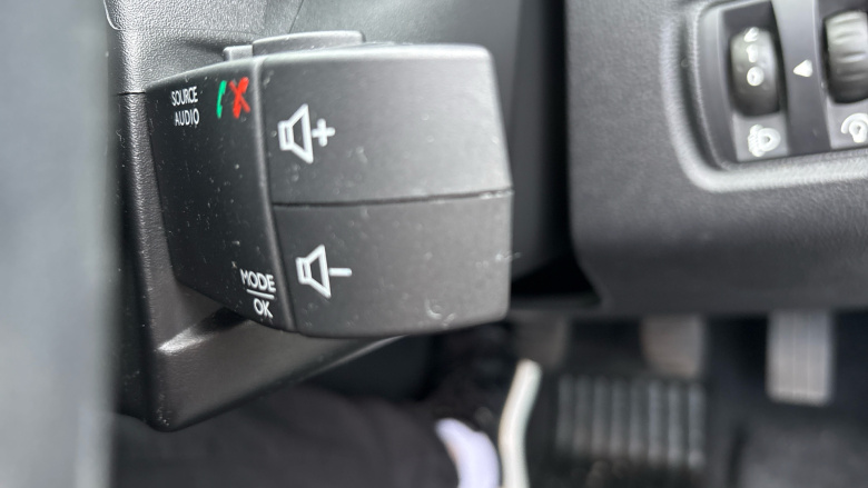 Renault Clio 1.5 dCi 90 Iconic 25 Nav 5dr Diesel Hatchback